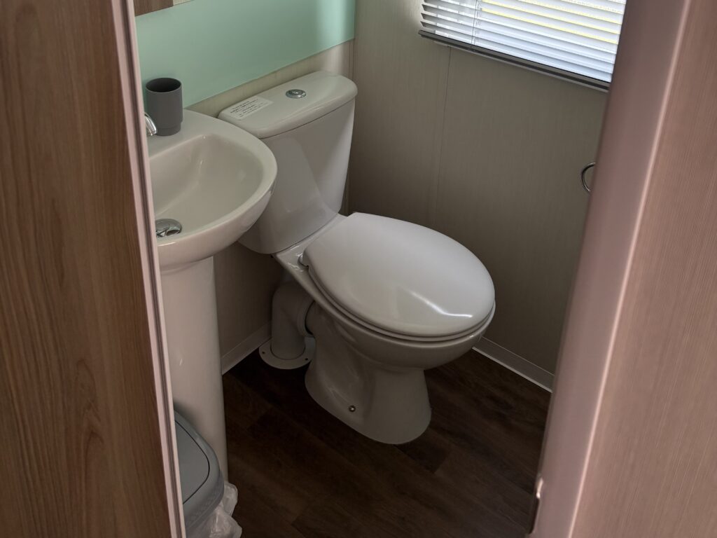 Bedroom 1 en-suite w.c.